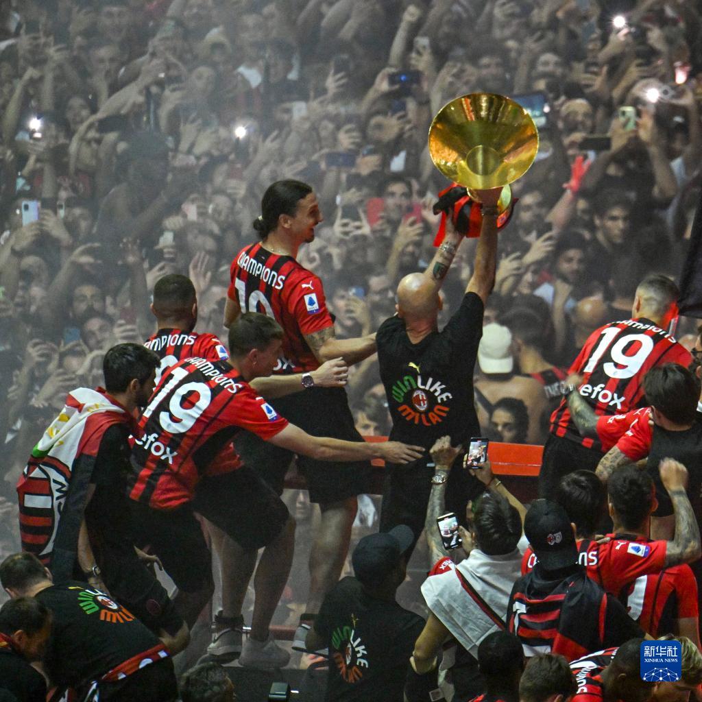 赛场上均展 赛场上均展