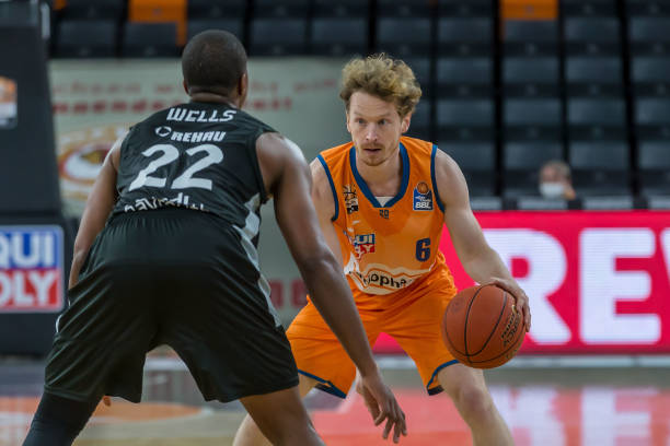 历过类似阶 历过类似阶